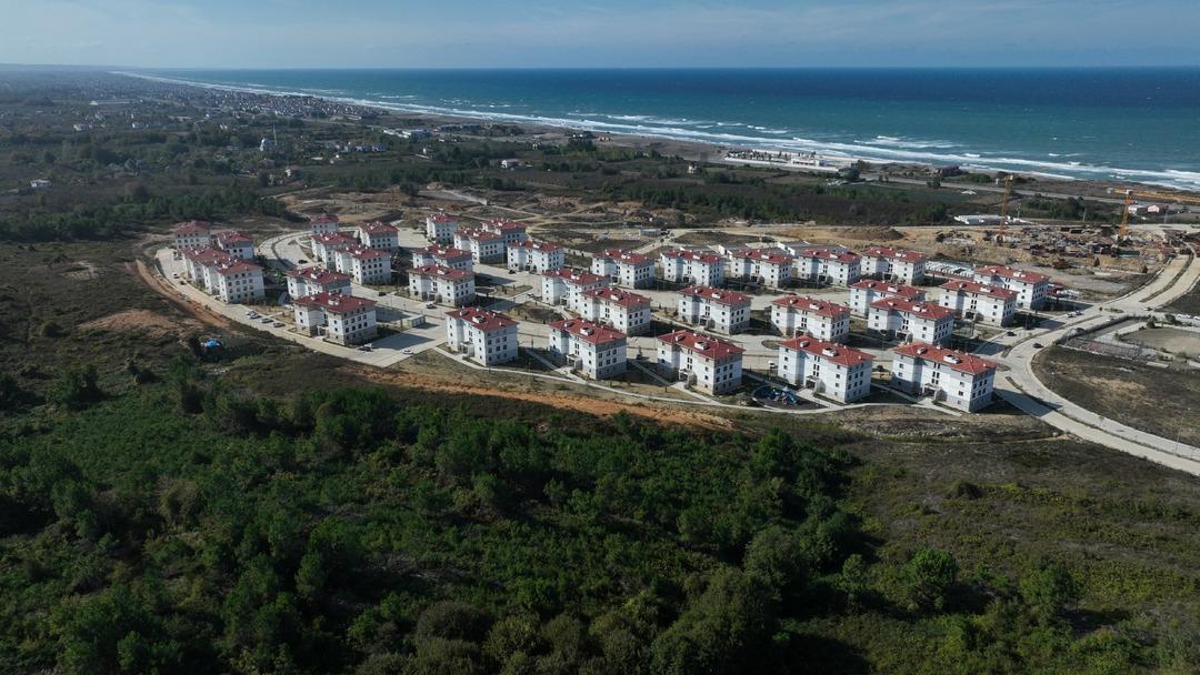 Bakan Kurum dan sosyal konut paylaşımı: “Yüzyılın konut projesiyle daha nice yuvalar yapacağız"  2