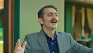 Zor günler geçiriyordu! Ünlü oyuncu çöpten kartonları alıp...