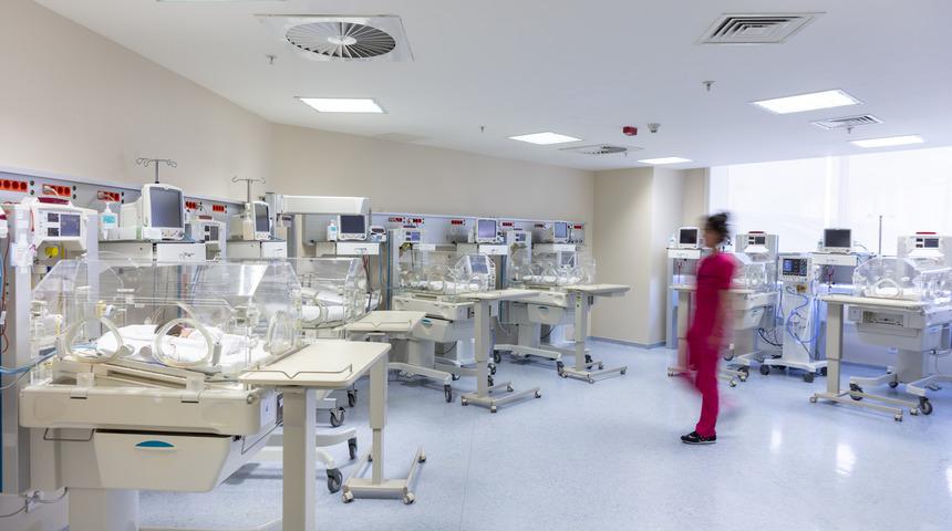 Yoğun bakımda korkun&ccedil; cinayet! Aynı odada kaldığı hastanın solunum cihazını s&ouml;kt&uuml;