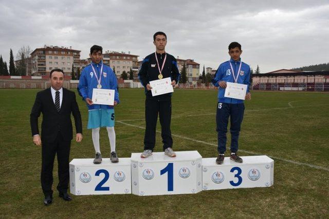 Dereceye giren öğrenciler madalyalarını aldılar