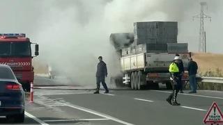 Alev alan tır, söndürüldü