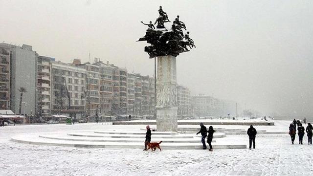 İzmir'e kar sürprizi mi? Meteoroloji'den kritik uyarı!