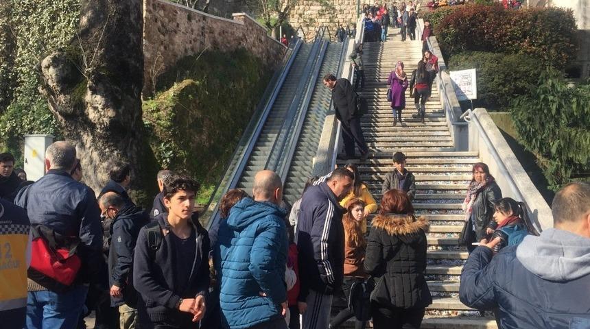 Bursa&rsquo;da y&uuml;r&uuml;yen merdivende can pazarı: 8 yaralı