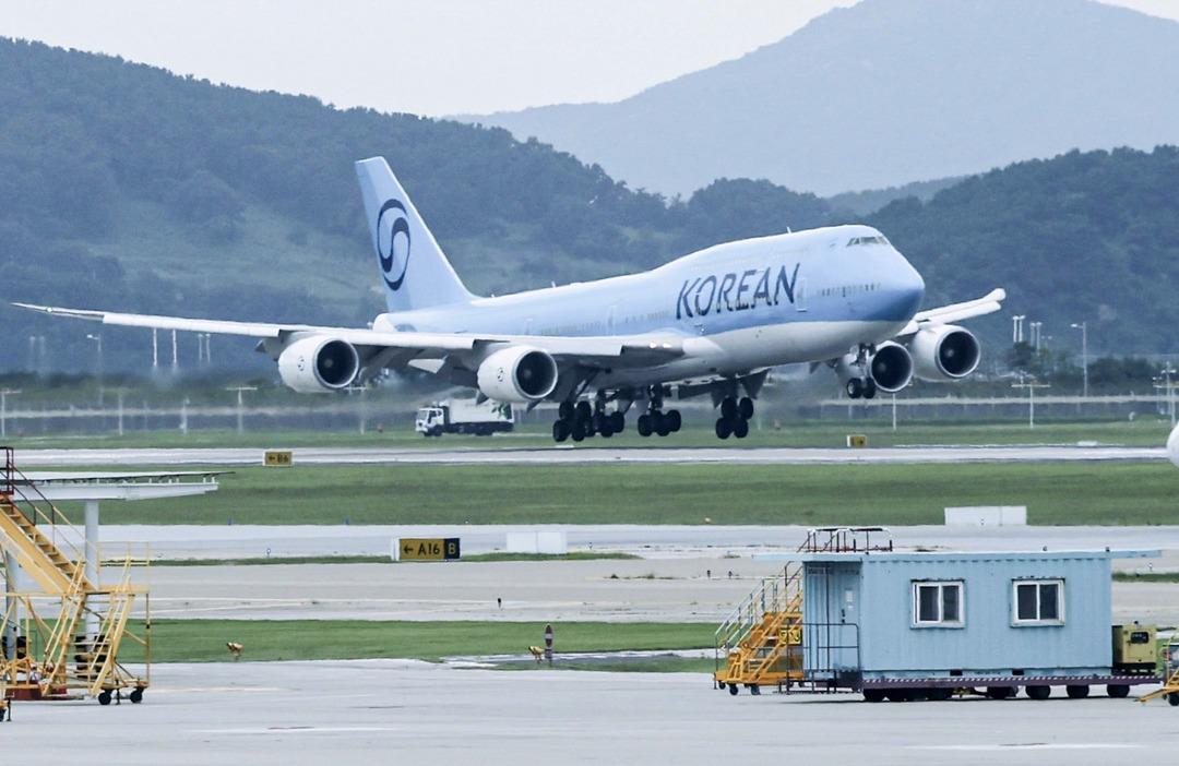 O &uuml;lkeye seyahat edecekler dikkat: U&ccedil;uşları tek tek durduruyorlar! Sebebi &uuml;niversite sınavı &ccedil;ıktı 1