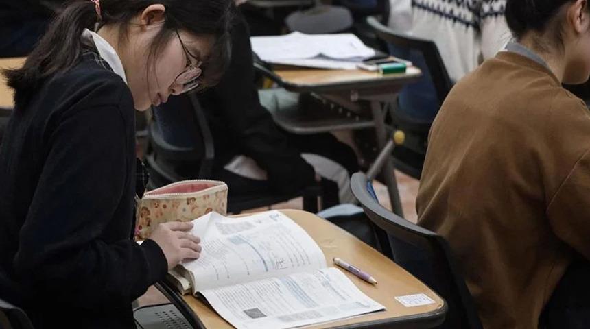 O &uuml;lkeye seyahat edecekler dikkat: U&ccedil;uşları tek tek durduruyorlar! Sebebi &uuml;niversite sınavı &ccedil;ıktı