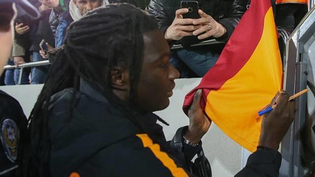 Patrick Mendy: Gomis Galatasaray'la sözleşmesi var