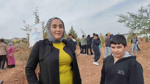 Siirt’te binlerce fidan aynı anda toprakla buluştu 1