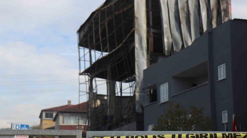 Dilovası&rsquo;ndaki yangına ilişkin belediye başkanı yardımcısı ile 4 kişi a&ccedil;ığa alındı