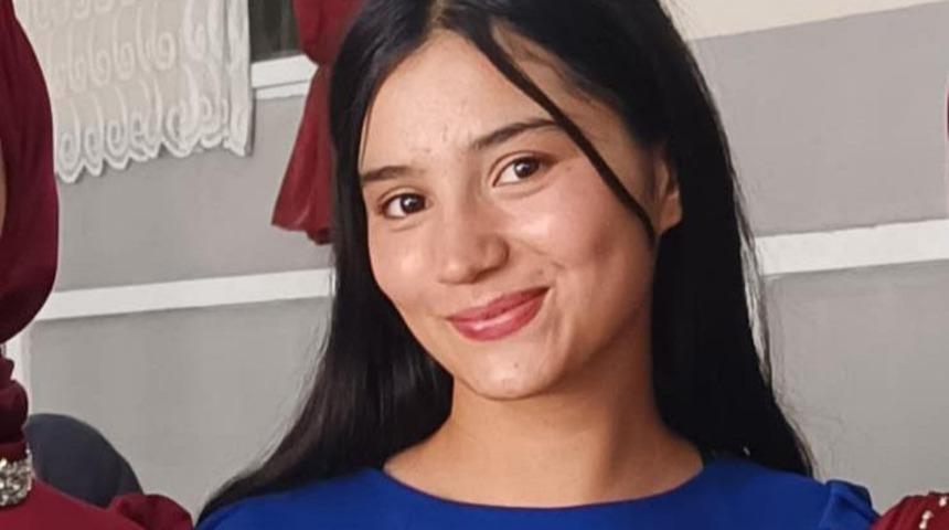 Ağrı&rsquo;da ay&ccedil;i&ccedil;eği tarlasında feci kaza: 14 yaşındaki Nursefa hayatını kaybetti