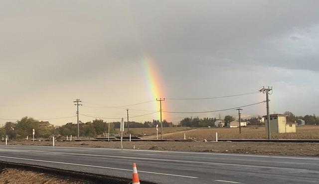 Yağmur sonrası beliren gökkuşağı görsel şölen oluşturdu 2