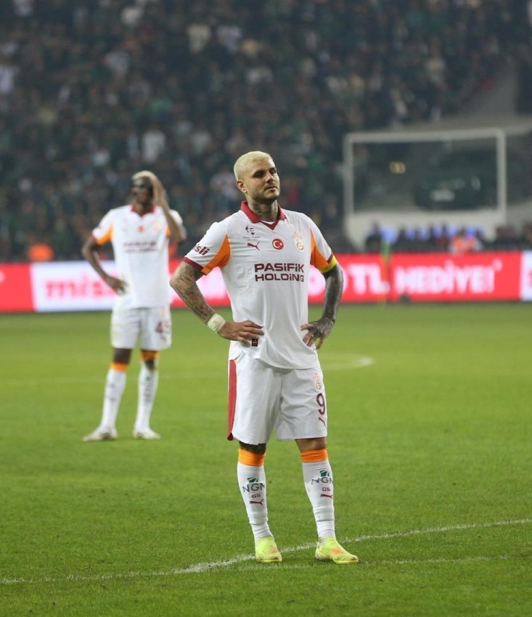 Galatasaray da Okan Buruk çift forvetli sisteme son noktayı koydu! Mauro Icardi ve Victor Osimhen için karar verildi! 4