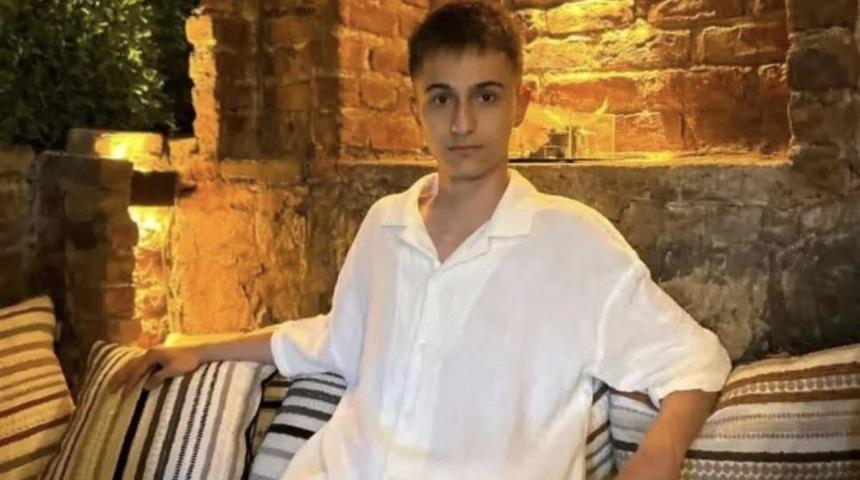 Motosiklet kazasında hayatını kaybeden 19 yaşındaki gen&ccedil; toprağa verildi