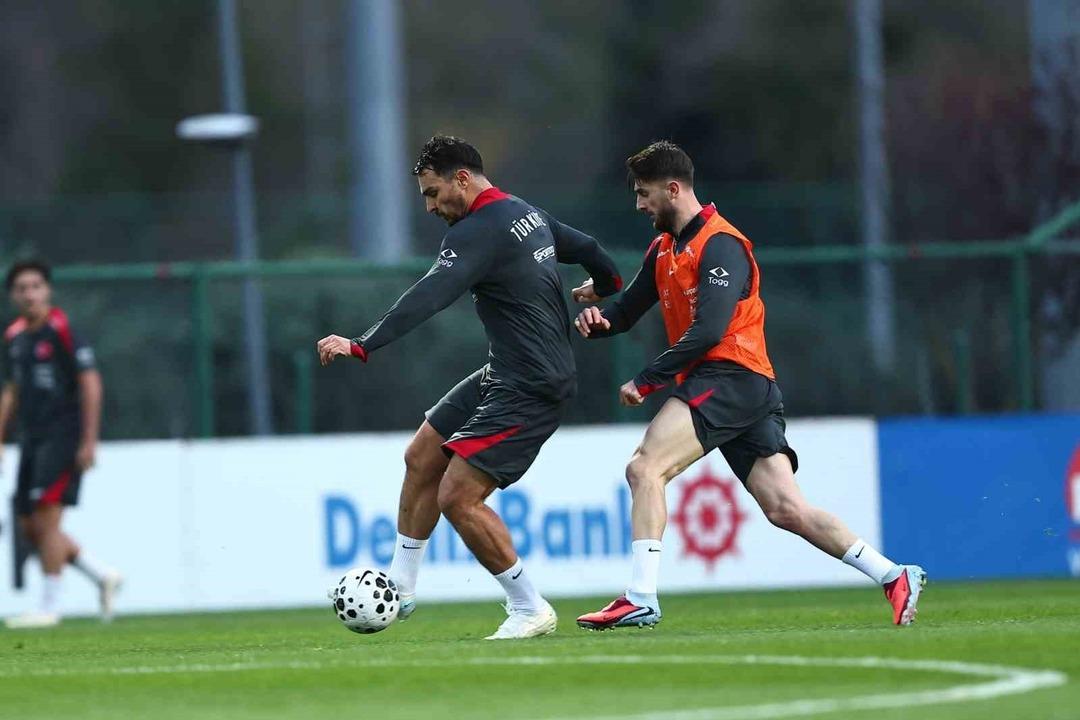 Milliler, Bulgaristan ma&ccedil;ı hazırlıklarını s&uuml;rd&uuml;rd&uuml;! 2