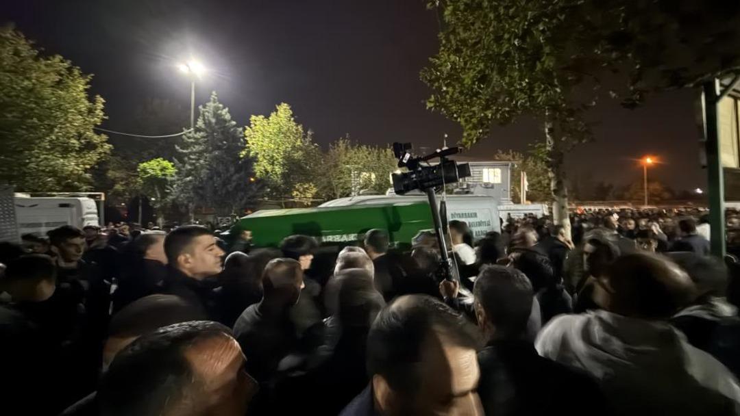 Diyarbakır&rsquo;da viyad&uuml;k inşaatı kazasında hayatını kaybeden 4 kişi defnedildi 2