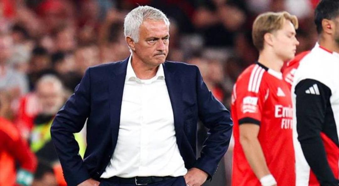 Fenerbah&ccedil;e nni eski teknik direkt&ouml;r&uuml; Jose Mourinho dan şok istekler! Benfica başkanı Rui Costa ya ardı arkası kesilmeyen maddeler... 2