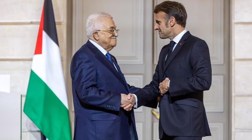 Franca Cumhurbaşkanı Macron ile Filistin Devlet Başkanı Abbas bir araya geldi