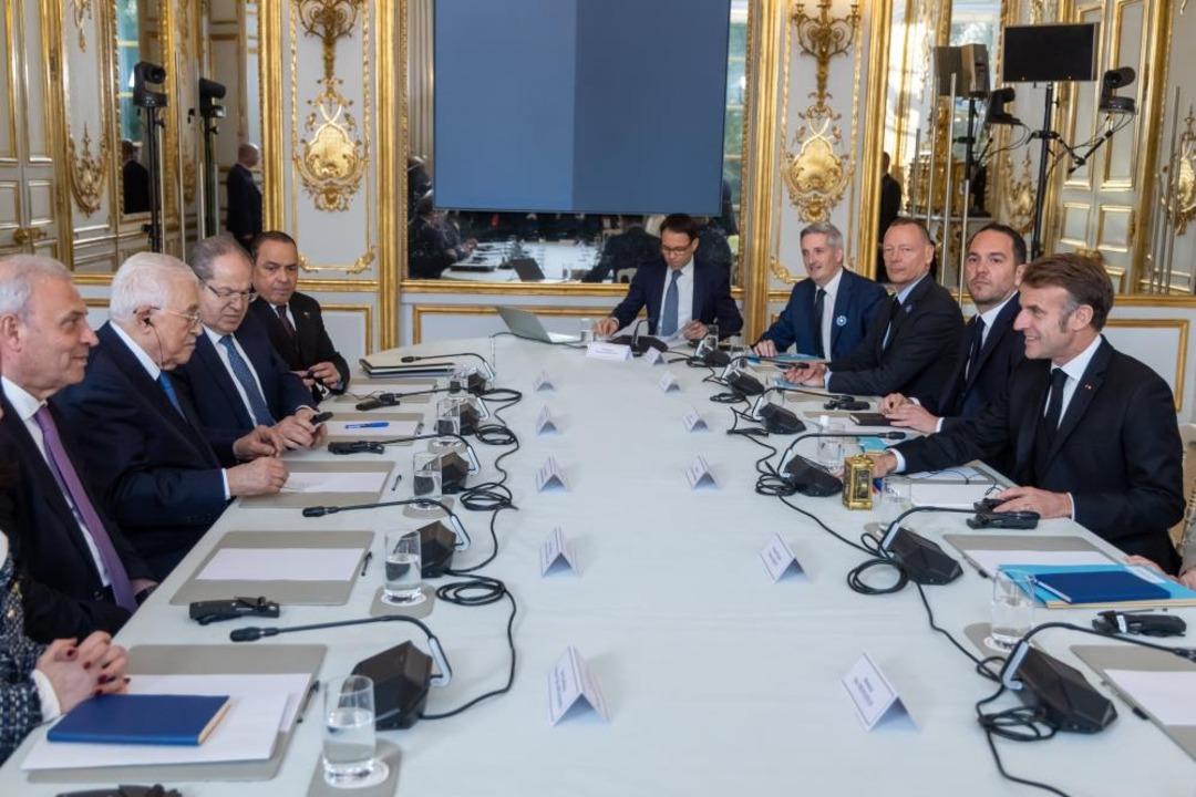 Franca Cumhurbaşkanı Macron ile Filistin Devlet Başkanı Abbas bir araya geldi 2