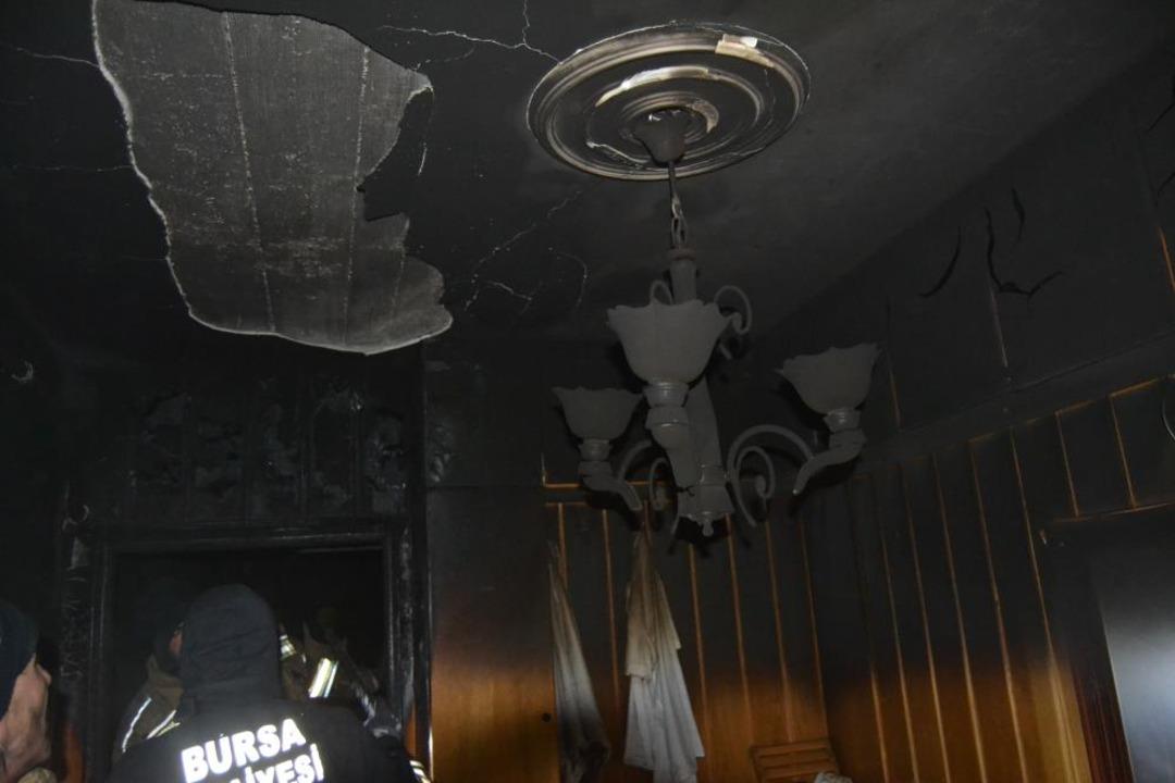 Aynı apartmanda 5. kez yangın &ccedil;ıktı 1