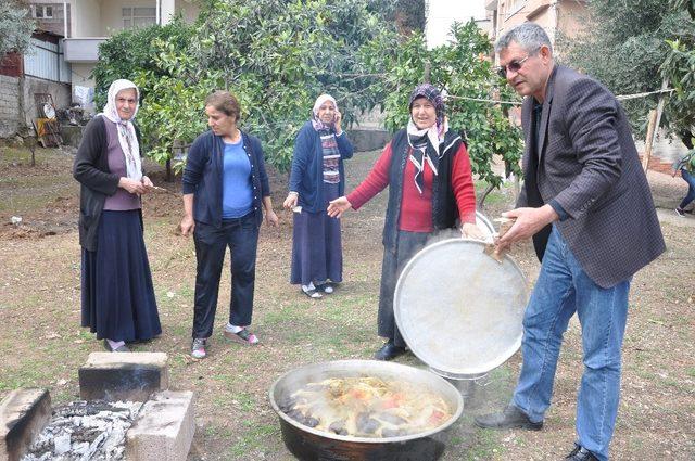 Annelerden Mehmetçik’e sıcak yemek