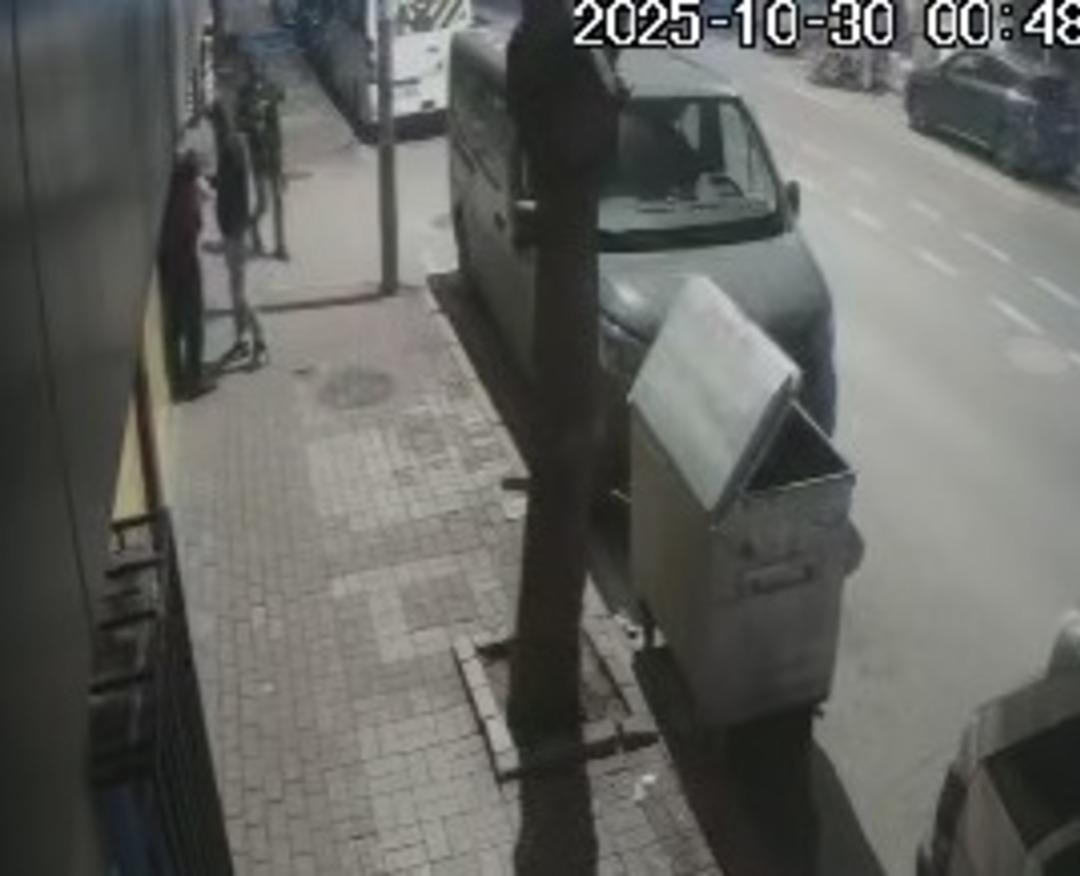 2 kişiden çekilmelerini istedi! Bir anda pompalıyla ateş açtı 5