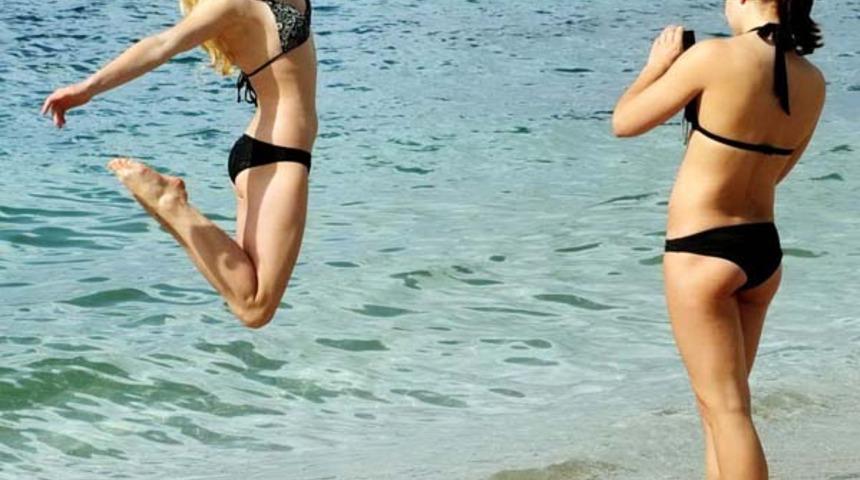 Sezon erken açıldı! Güneşi gören denize koştu