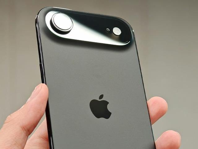 iPhone Air'a olan düşük ilgi, sadece Apple'ı etkilememiş: "Ya iptal ettiler ya da dondurdular"