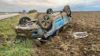 Keşan’da otomobil takla attı: 2 yaralı