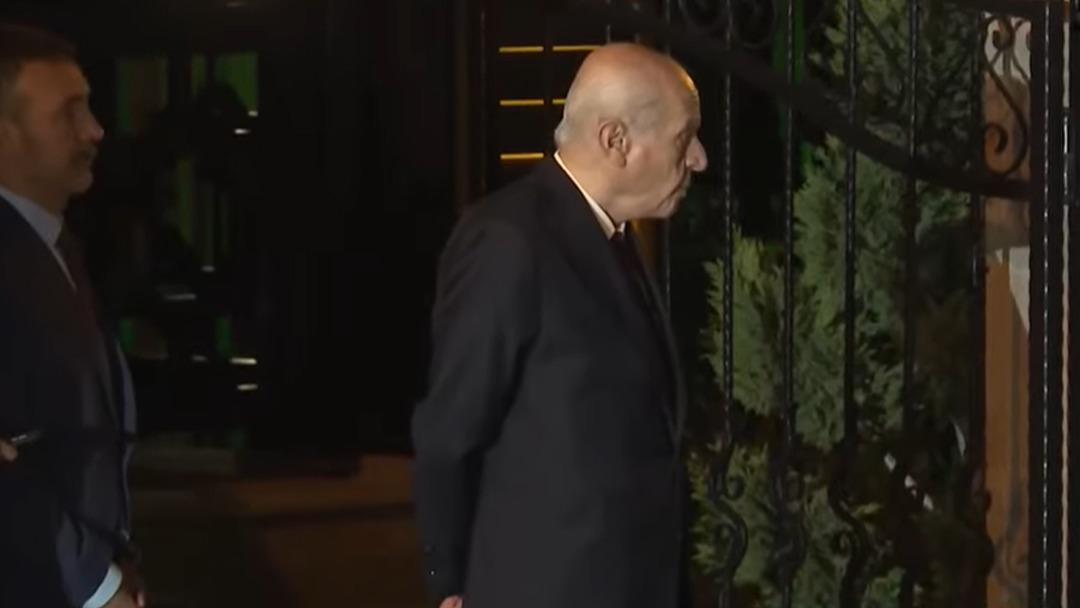 G&ouml;zler Erdoğan-Bah&ccedil;eli g&ouml;r&uuml;şmesinde: Cumhurbaşkanı Erdoğan, MHP lideri Bah&ccedil;eli yi konutunda ziyaret etti 5