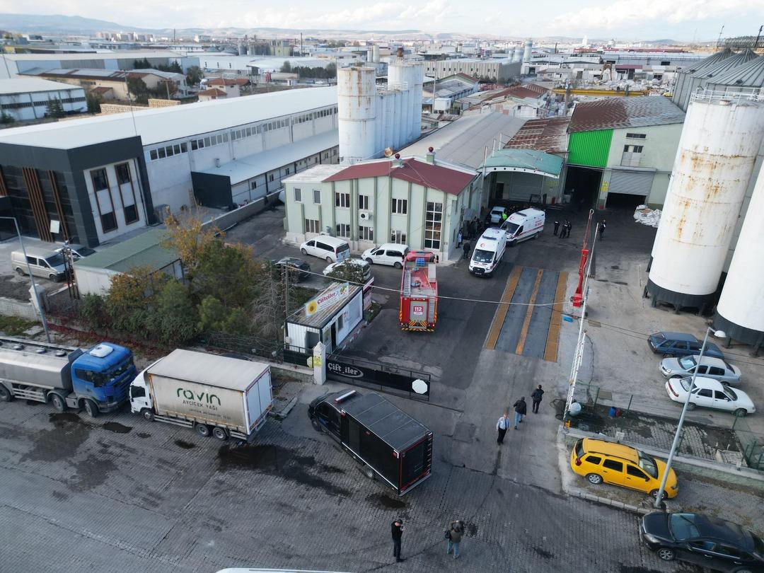 Afyon daki yağ fabrikasında patlama: 10 işçi yaralandı! 3