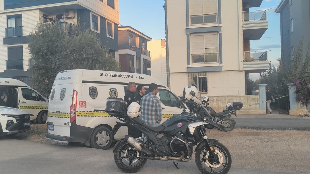 Antalya da aile katliamı! Eşi ve 2 çocuğunu tabancayla vurarak öldürdü 2