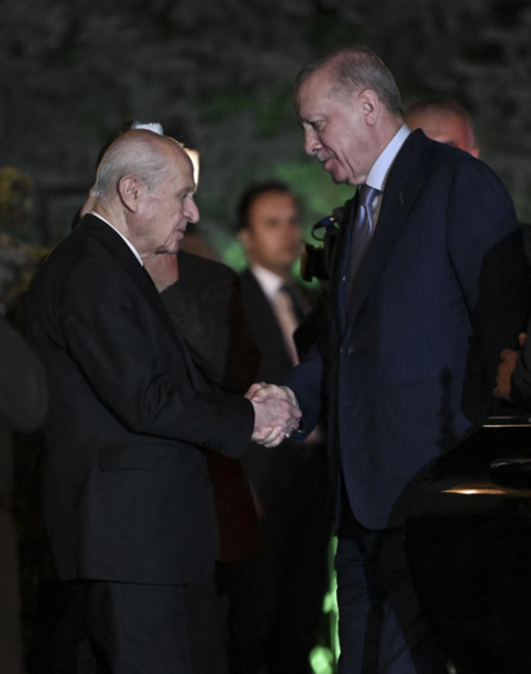 G&ouml;zler Erdoğan-Bah&ccedil;eli g&ouml;r&uuml;şmesinde: Cumhurbaşkanı Erdoğan, MHP lideri Bah&ccedil;eli yi konutunda ziyaret etti 3