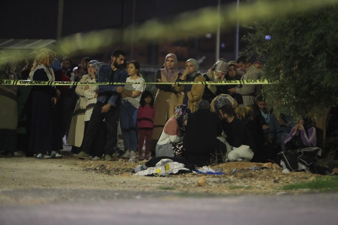 Antalya da aile katliamı! Polis memuru, eşini ve 2 kızını tabancayla vurarak &ouml;ld&uuml;rd&uuml; 4