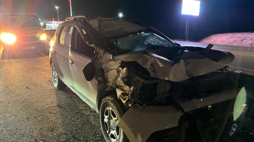 &Ccedil;orum&rsquo;daki 5 ara&ccedil;lı zincirleme kazada 3 kişi yaralandı