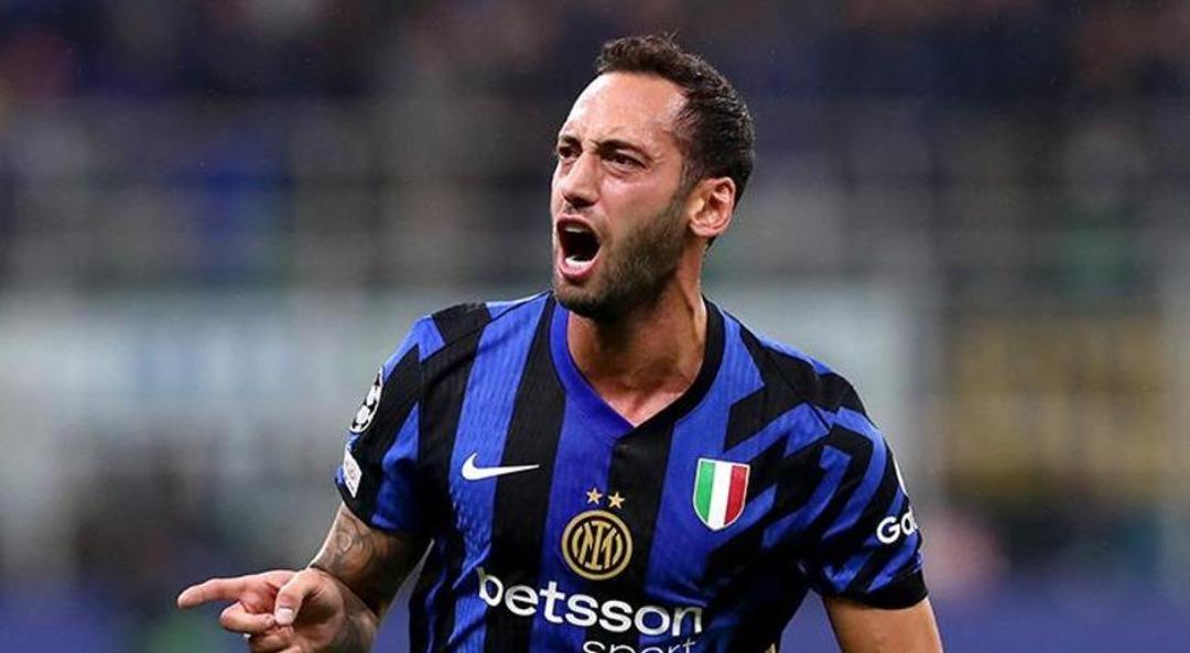 İtalya Serie A da Ekim ayında g&ouml;sterdiği performansla dikkatleri &ccedil;eken Hakan &Ccedil;alhanoğlu na &ouml;zel &ouml;d&uuml;l! 2