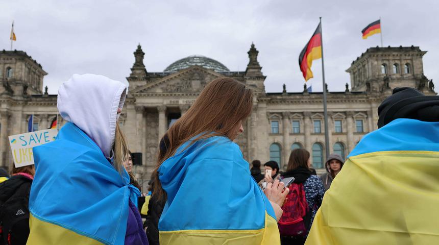 Almanya&rsquo;daki Ukraynalılar savaş m&uuml;ltecisi stat&uuml;s&uuml;nden &ccedil;ıkarıldı