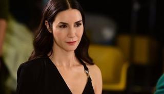 12 yaş k&uuml;&ccedil;&uuml;k sevgilisiyle aşka geldi! Asans&ouml;rde romantik poz  