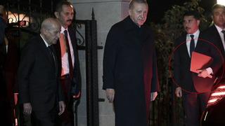 Kırmızı dosyada ne var? Erdoğan ve Bahçeli görüşmesinde dikkat çeken fotoğraf karesi