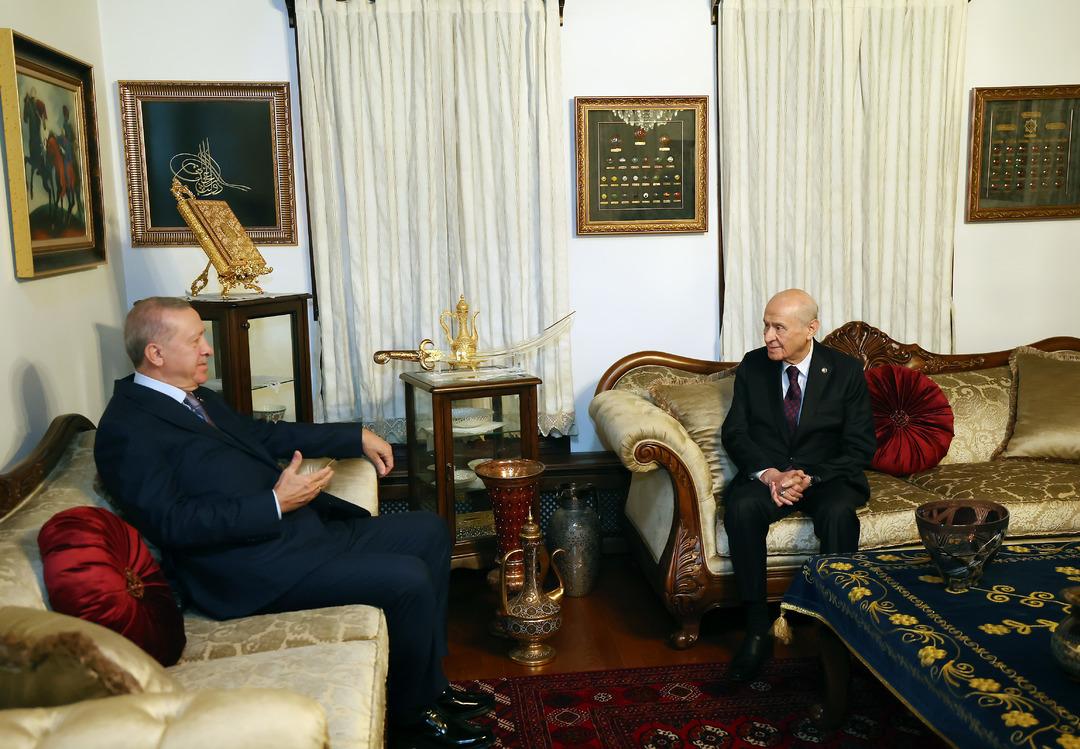 Kırmızı dosyada ne var? Erdoğan ve Bahçeli görüşmesinde dikkat çeken fotoğraf karesi 2