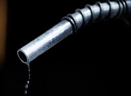 ABD, petrol fiyatı tahminini bu sene ve gelecek yıl için yükseltti