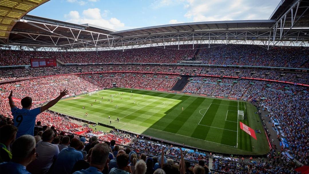 UEFA, Euro 2028 Avrupa Şampiyonası nın ilk ve son ma&ccedil;larının oynanacağı stadyumları a&ccedil;ıkladı! Final Londra da... 1