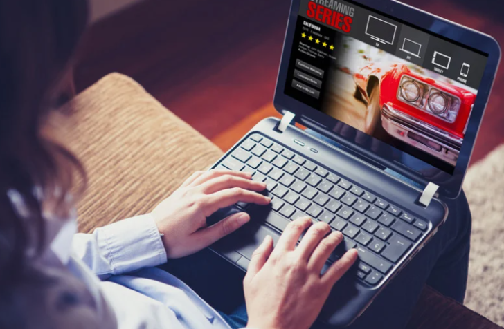 Bir diziyi yeni keşfettiğinde ilk işin ne olur? 