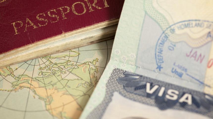 ABD'den yeni vize kararı! Bu 7 &uuml;lkenin vatandaşı teminat &ouml;deyecek