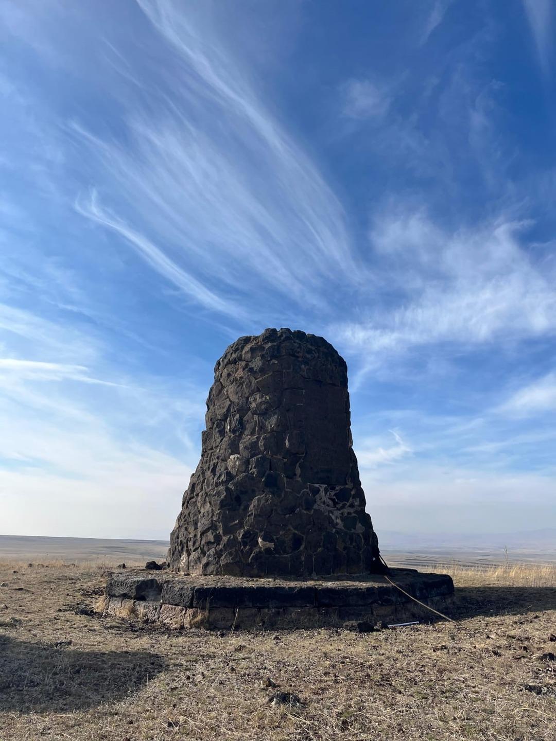 Sırlarla dolu esrarengiz yapı! Ne yazıldığı bir t&uuml;rl&uuml; bulunamıyor: Defineciler dadandı, 24 saat korunuyor 3