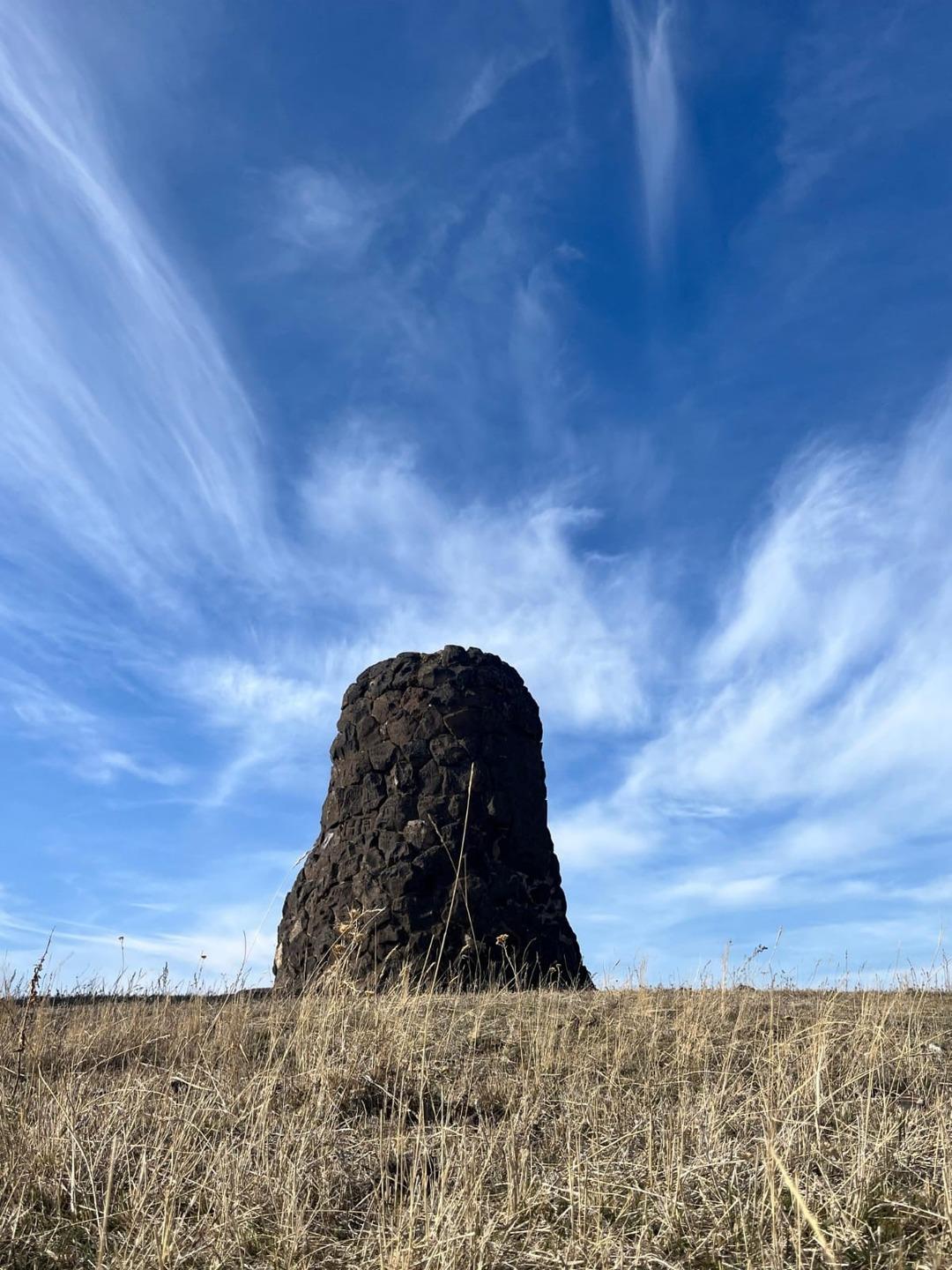 Sırlarla dolu esrarengiz yapı! Ne yazıldığı bir t&uuml;rl&uuml; bulunamıyor: Defineciler dadandı, 24 saat korunuyor 4