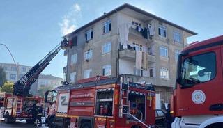 4 katlı binada yangın paniği