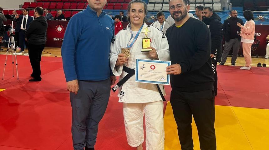 Manisalı Judocu Yadigar Talayhan, Olimpiyatlar i&ccedil;in Japonya&rsquo;da