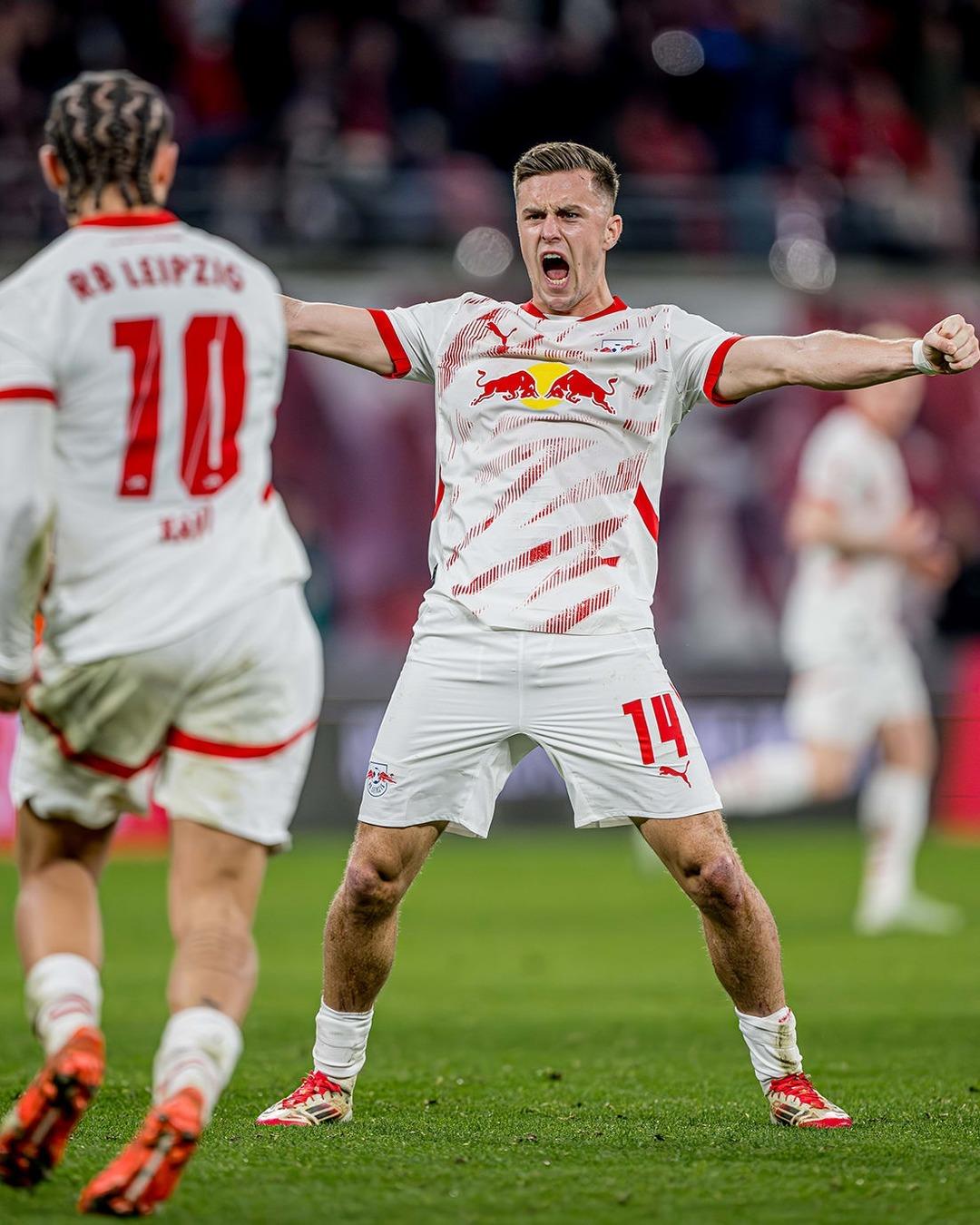 Tedesco eski takımı Leipzig den Baumgartner ı istedi! Fenerbah&ccedil;e y&ouml;netiminden s&uuml;rpriz bir takas teklifi geldi! Szymanski... 2