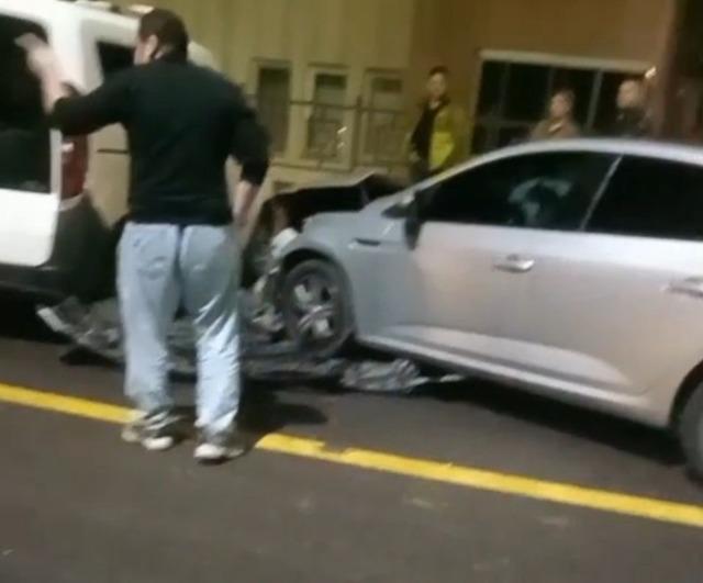 Park halindeki araçlara çarptı: Babası sinirlendi, "Kendine zarar verseydin" 1