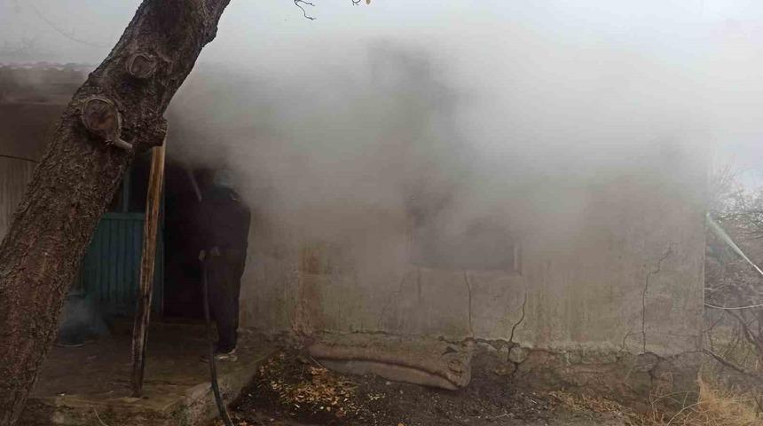 Ev yangını korkuttu