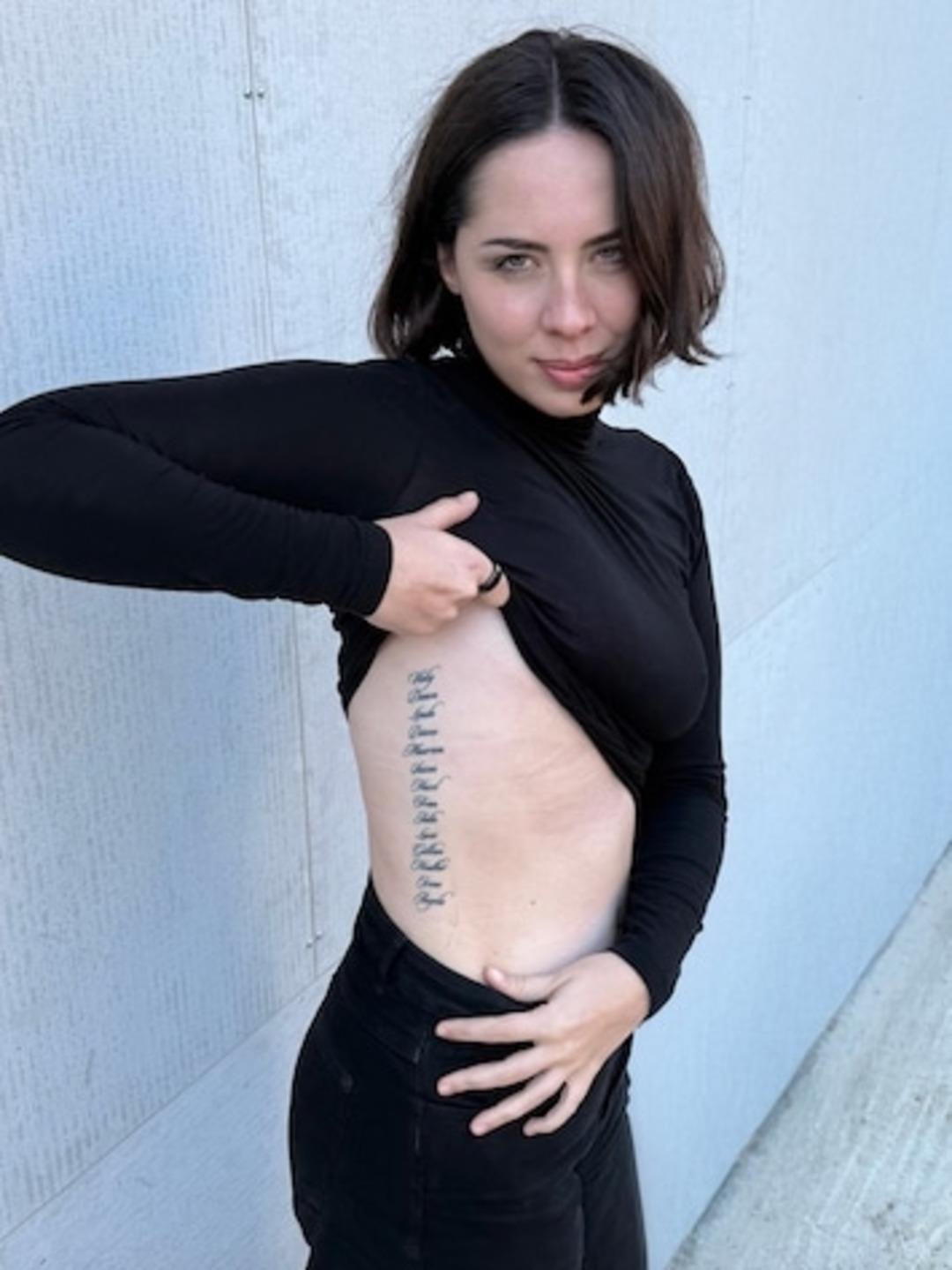 Dedektif tuttu! Eski sevgililerinin annelerinin isimlerini dövme yaptı! Nedeni bakın ne 2